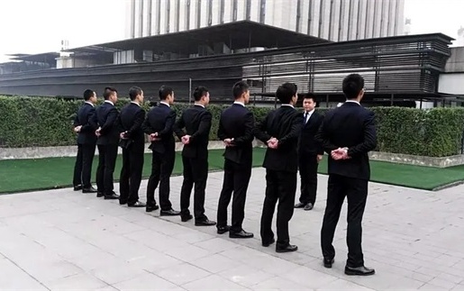 杨浦区揭秘：如何选择靠谱的收债公司？老司机给你支招